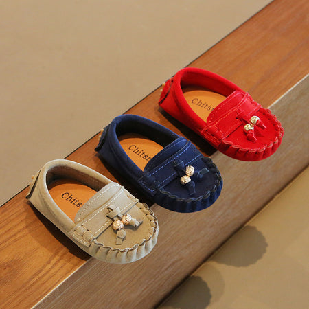 Chic Metallic Tassel Moccasins