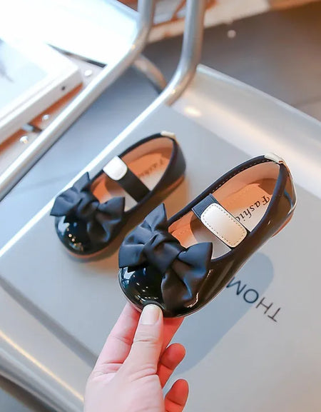 Sweet Knotted Bow Patent Shoe.