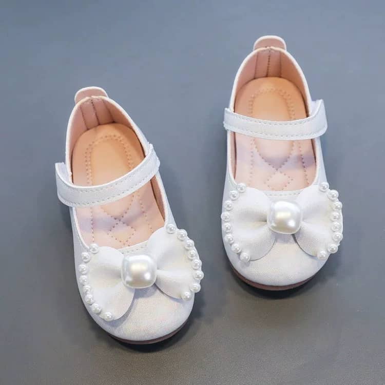 Cupcake Pearl Bow Shoes