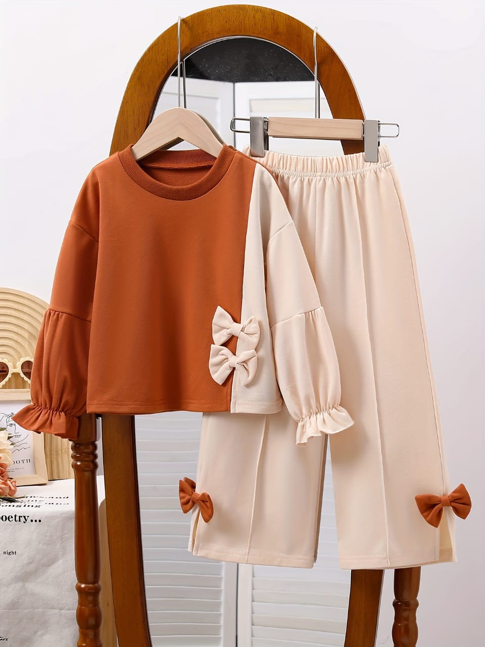Contrast Two-Piece Bow Detail Set