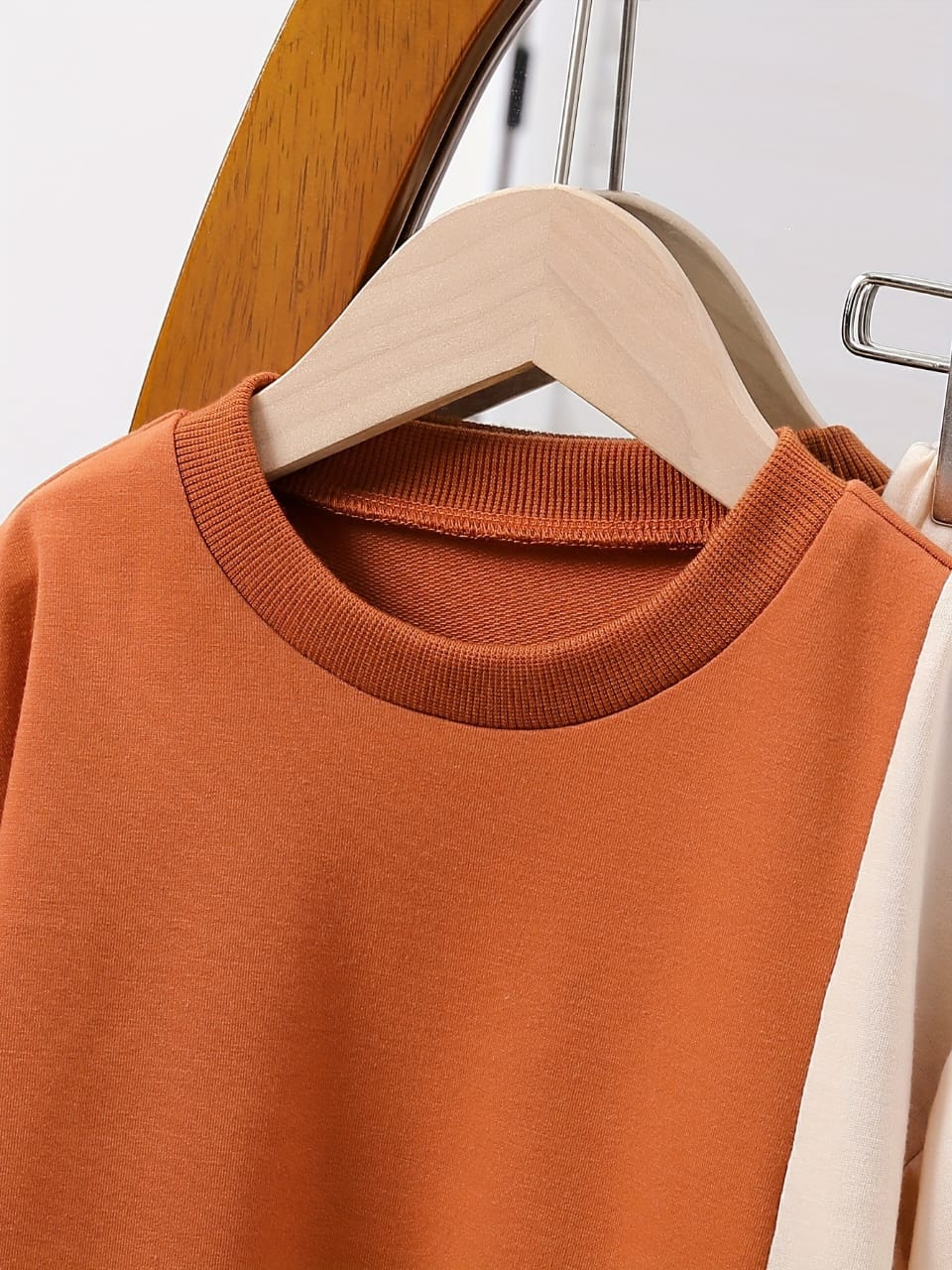 Contrast Two-Piece Bow Detail Set