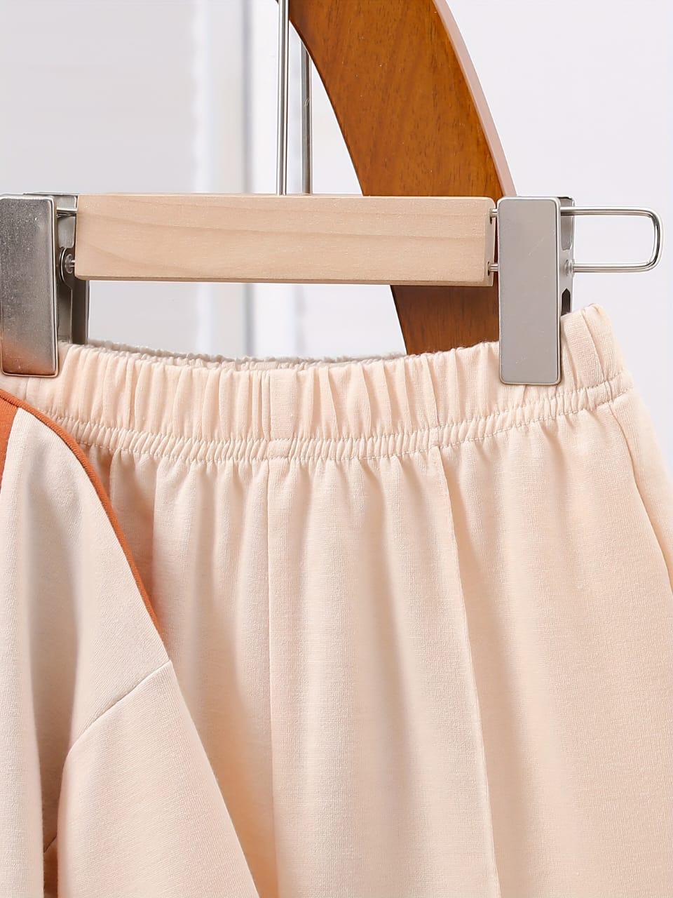 Contrast Two-Piece Bow Detail Set