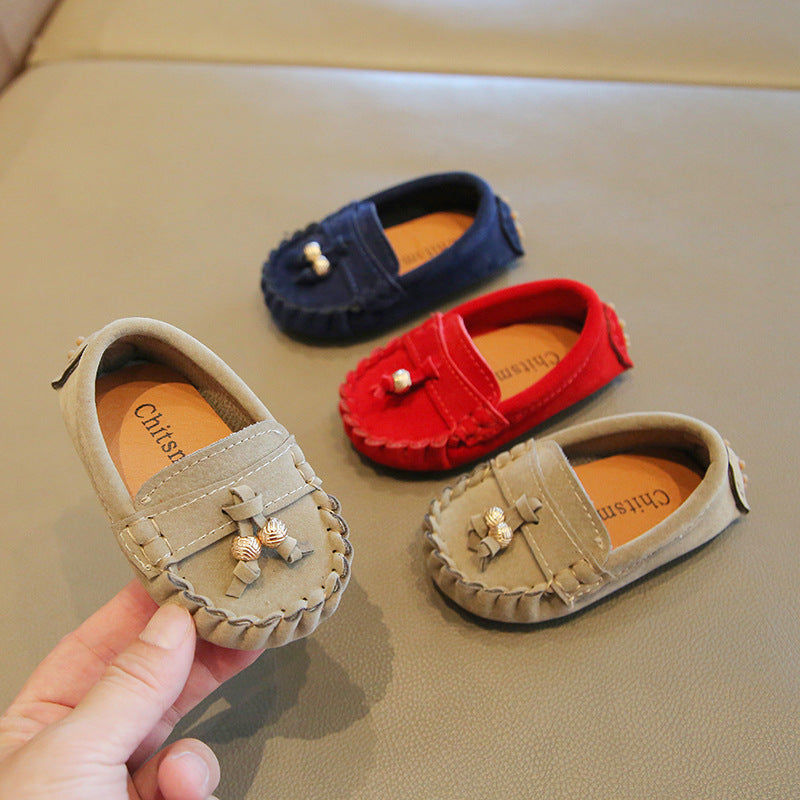 Chic Metallic Tassel Moccasins