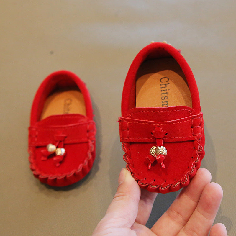 Chic Metallic Tassel Moccasins