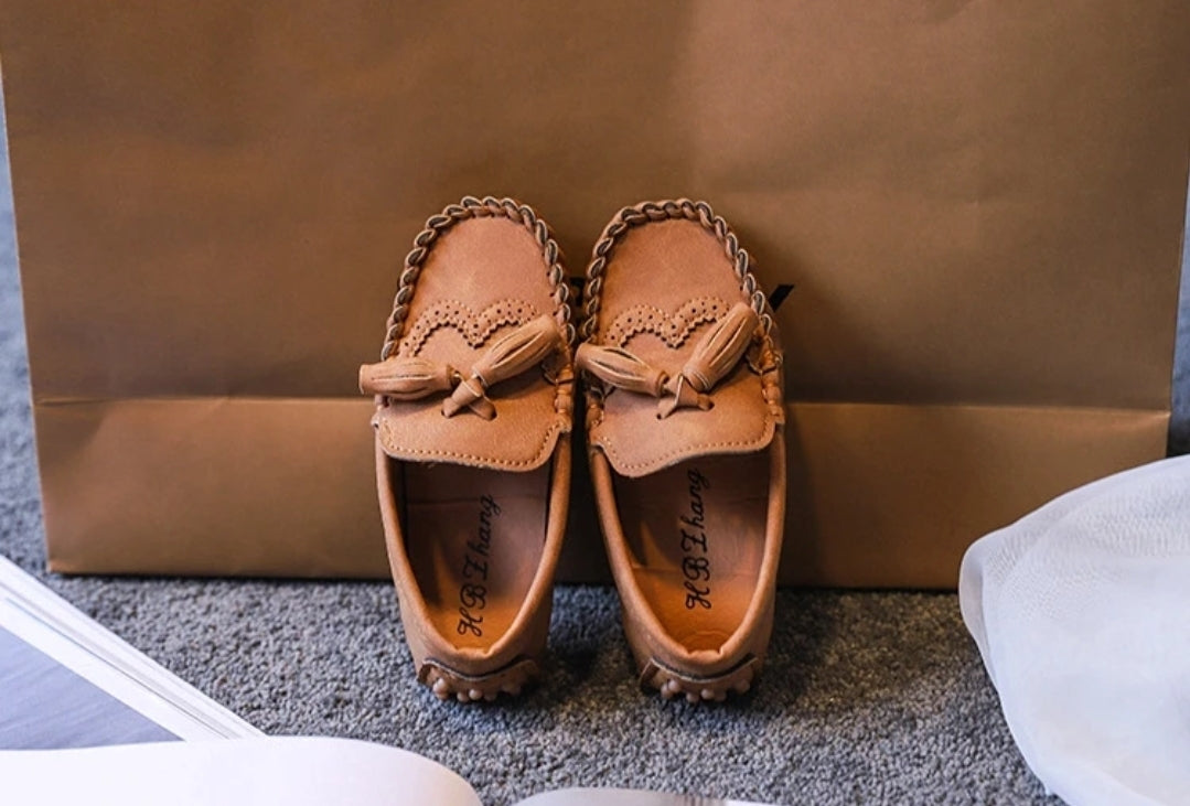 Tassel Stitched Detail Drivers Loafers / Moccassins