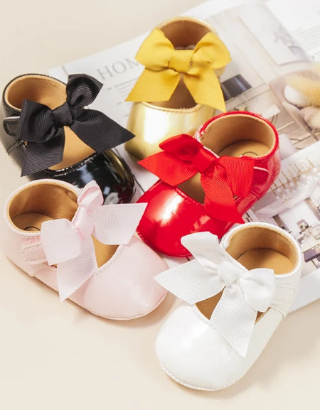 Split-Tails Bow Baby Shoes