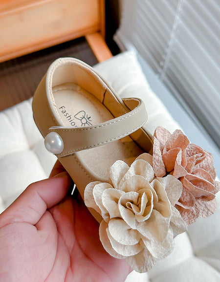 Retro Flower Decorated Flats