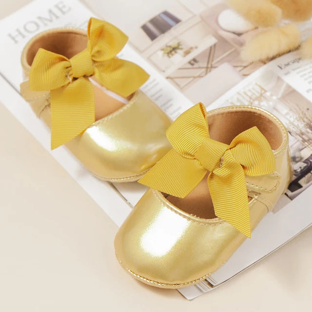 Split-Tails Bow Baby Shoes