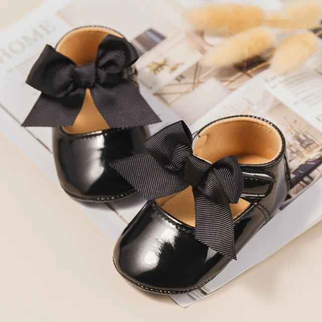 Split-Tails Bow Baby Shoes