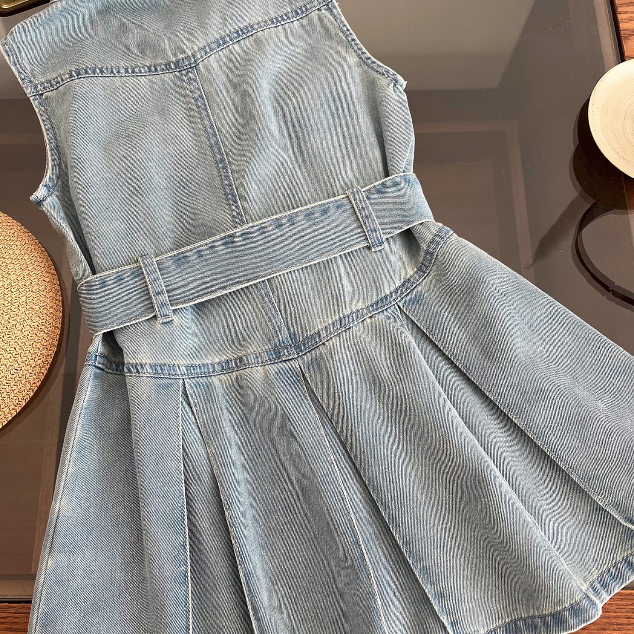 Classic Belted Denim Dress – Light Wash