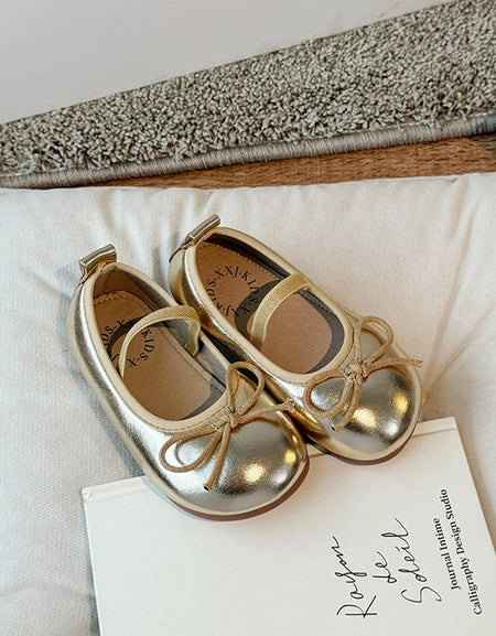 Shiny Minimalist Girls Bow Detailed Flats