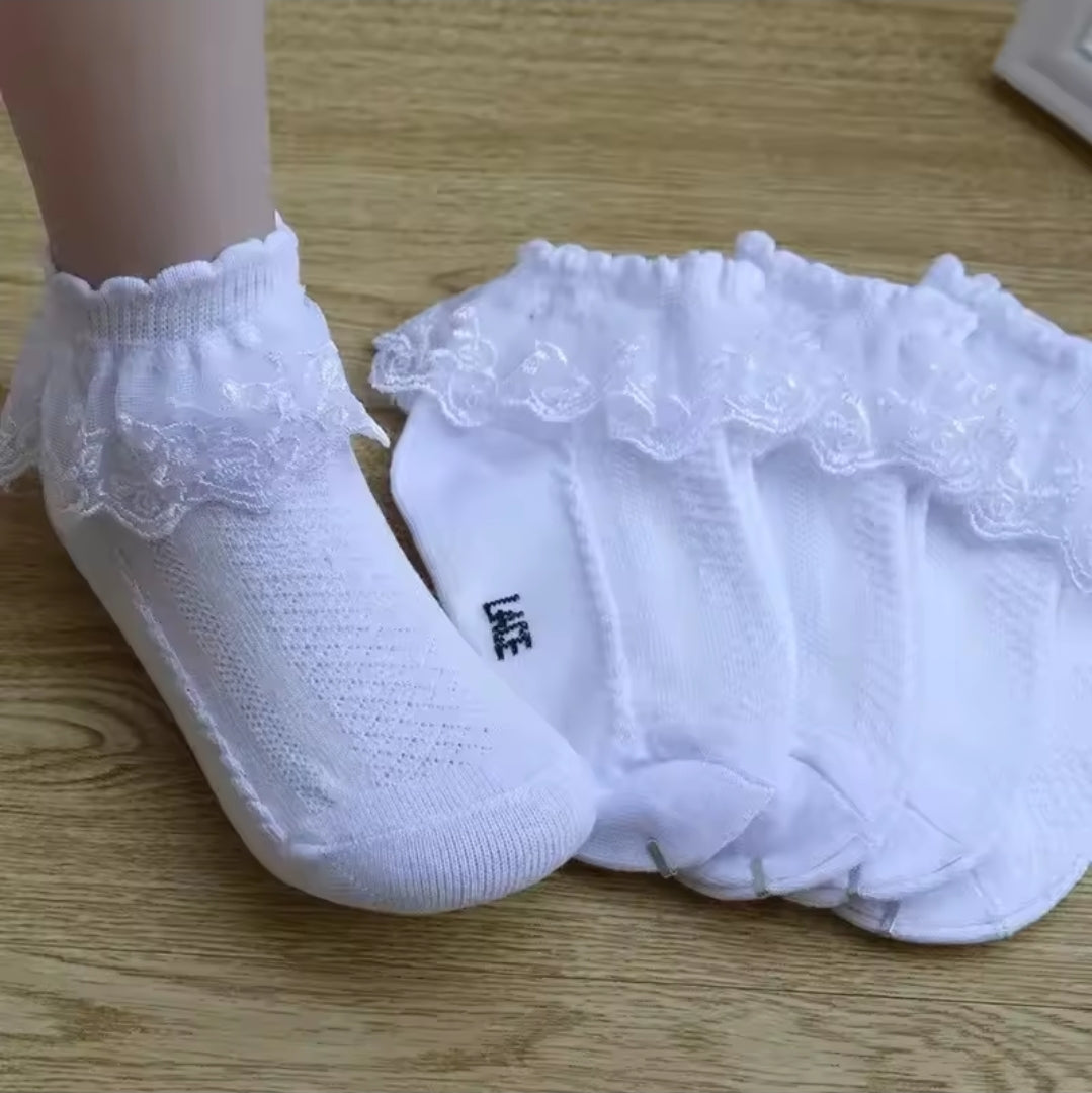 Scalloped Lace Frill Socks