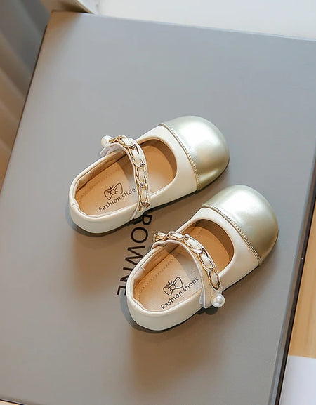 The Vanna Chain Strap Flat Shoe