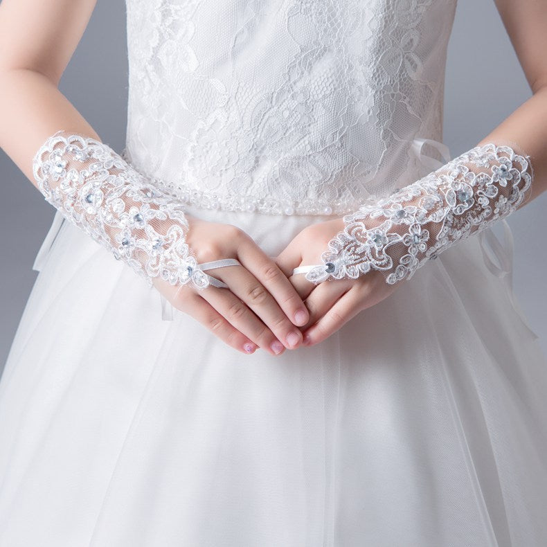 PRINCESS EMBROIDERED GLOVES