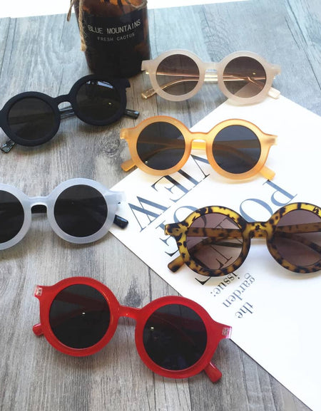 Retro Round Sunglasses / Eyewear