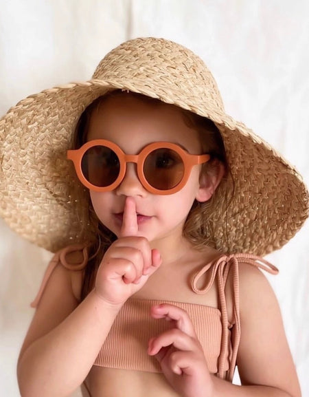 Retro Round Sunglasses / Eyewear