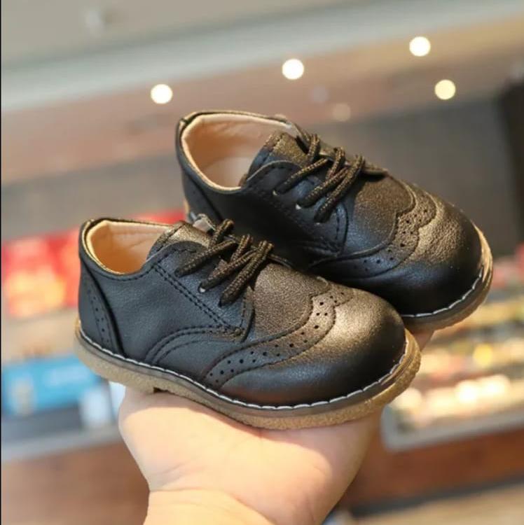 Lace up Brogues Style Shoes