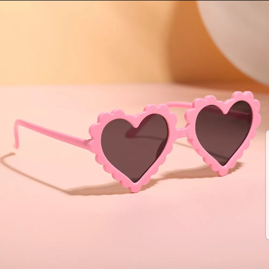 Scalloped Heart Retro Sunglasses